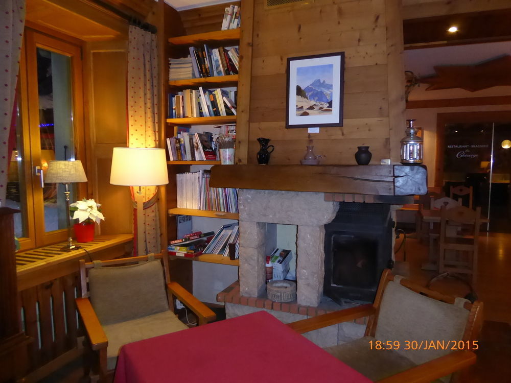 Hotel Restaurant La Couronne Chamonix Exterior photo