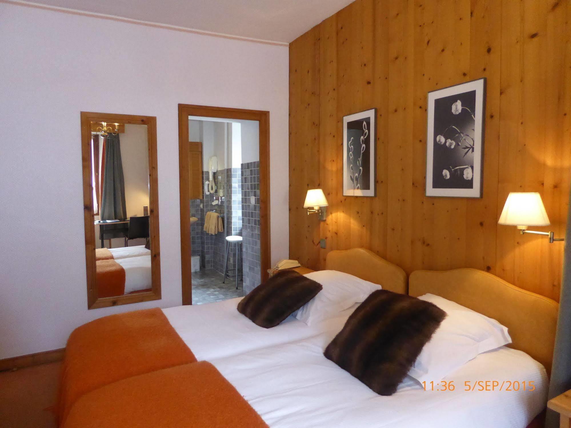 Hotel Restaurant La Couronne Chamonix Exterior photo